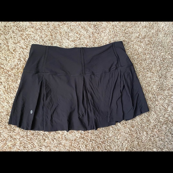 NEW LULULEMON SKIRT - Picture 2 of 4